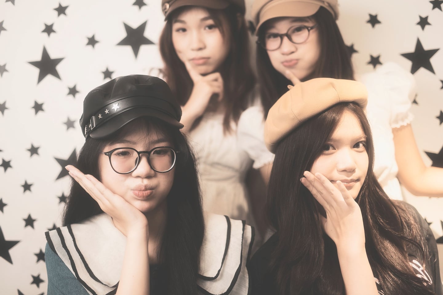 Ảnh kỷ niệm nhóm bạn đại học